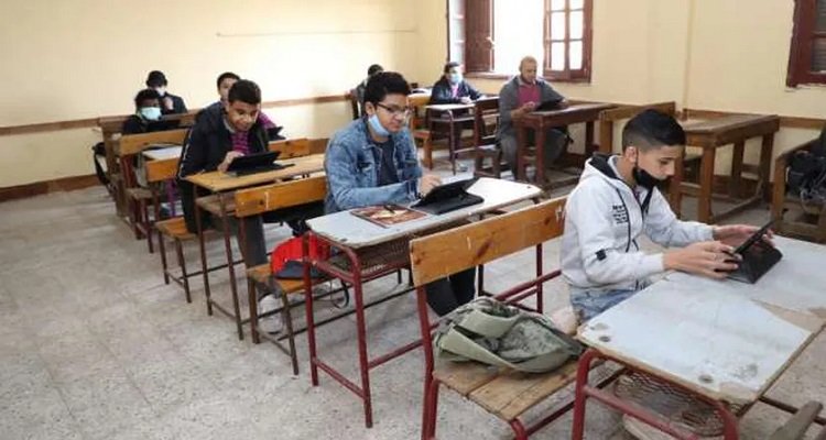 بامتحانات الدبلومات الفنية